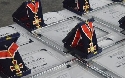 Presidente do TRF2 é agraciado com título de Cidadão Vitoriense