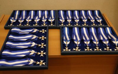 Juntamente com ministro do STF e governador, presidente do TRF2 recebe Colar do Mérito Judiciário do TJRJ