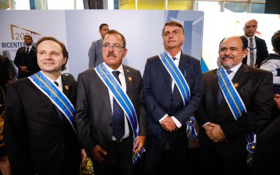 Presidente e ministros do STJ recebem a mais alta honraria do Ministério da Justiça