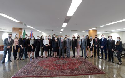 STJ retoma visitas presenciais de estudantes de direito de todo o país na sede do tribunal