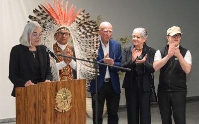 Exposição de Sebastião Salgado é inaugurada no STJ; fotos passam a fazer parte do acervo do tribunal