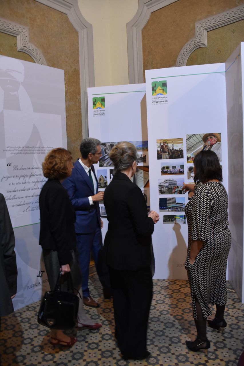 Magistrados prestigiaram a exposição.