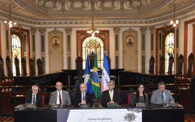 TRF2 concede Medalha do Mérito Judiciário a autoridades no CCJF